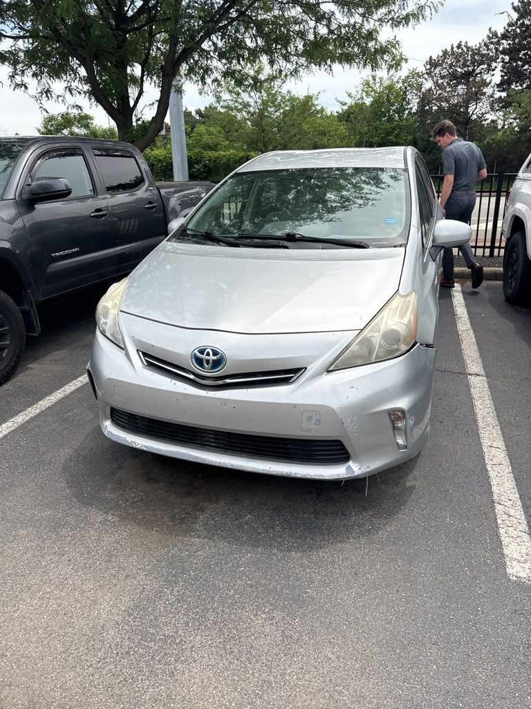2012 Toyota Prius v's photo