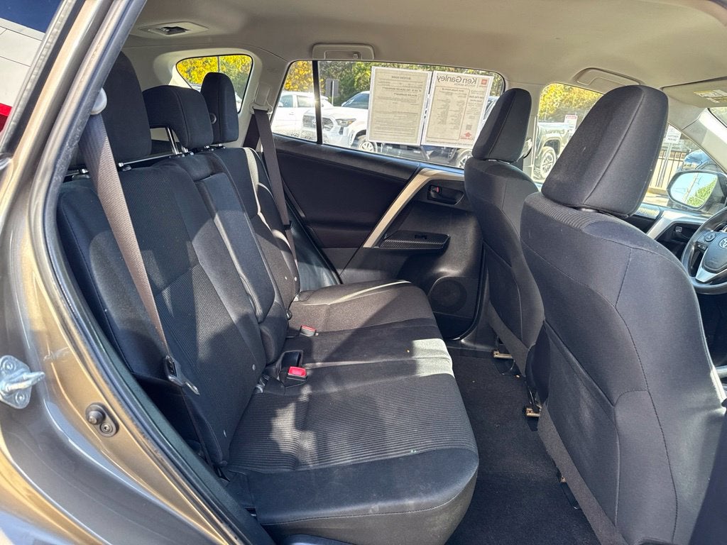 2015 Toyota RAV4 LE
