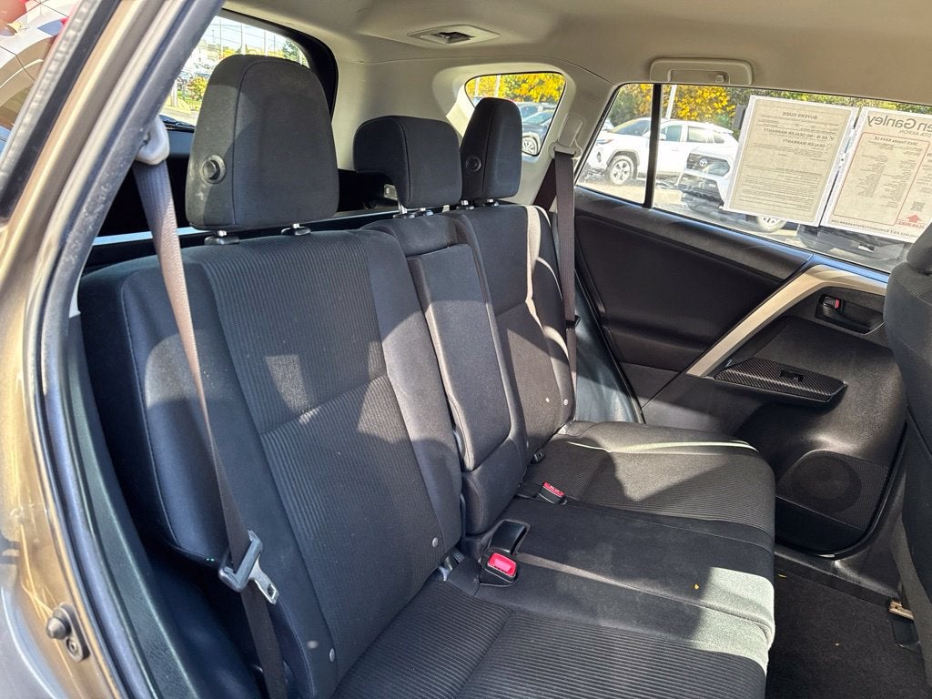 2015 Toyota RAV4 LE