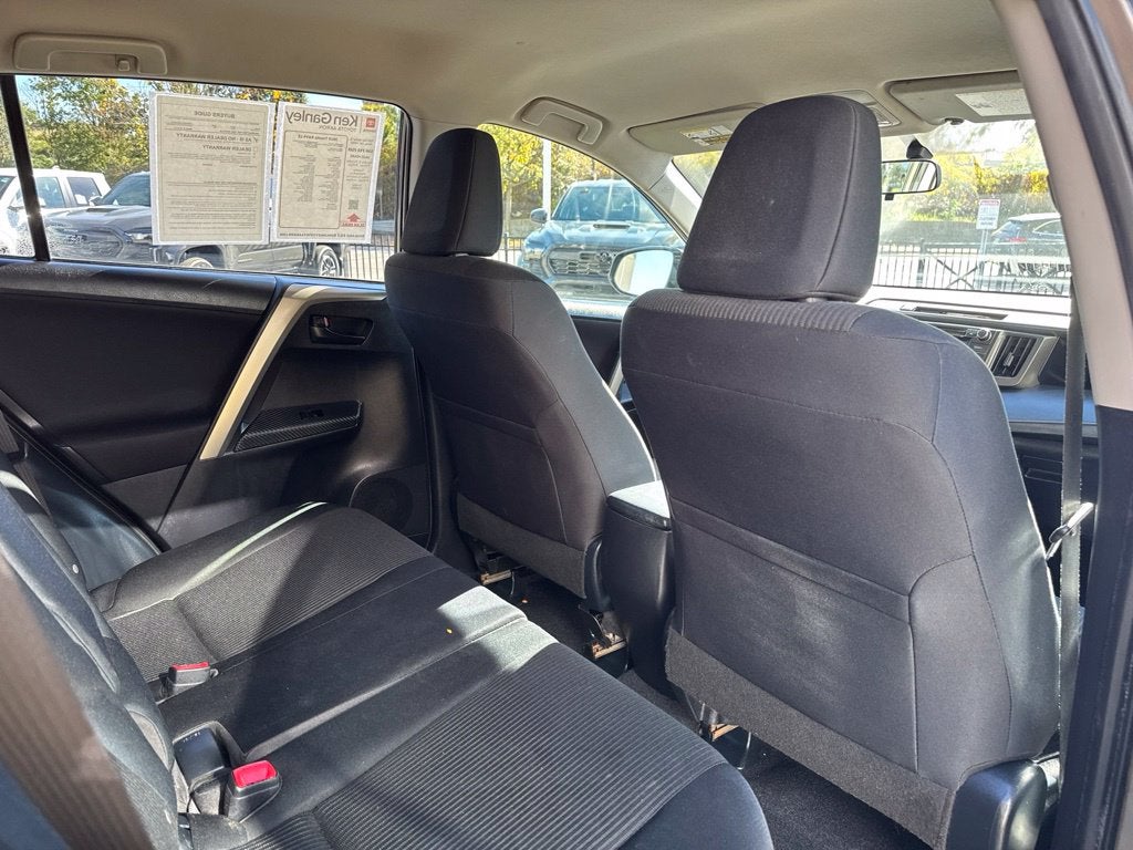 2015 Toyota RAV4 LE