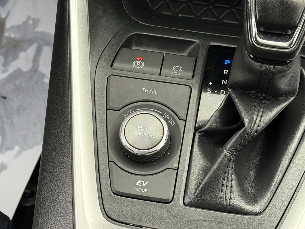 2019 Toyota RAV4 Hybrid XSE