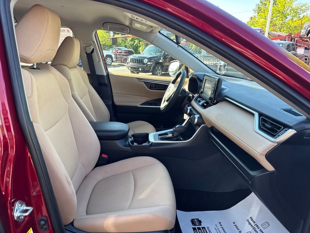 2019 Toyota RAV4 LE