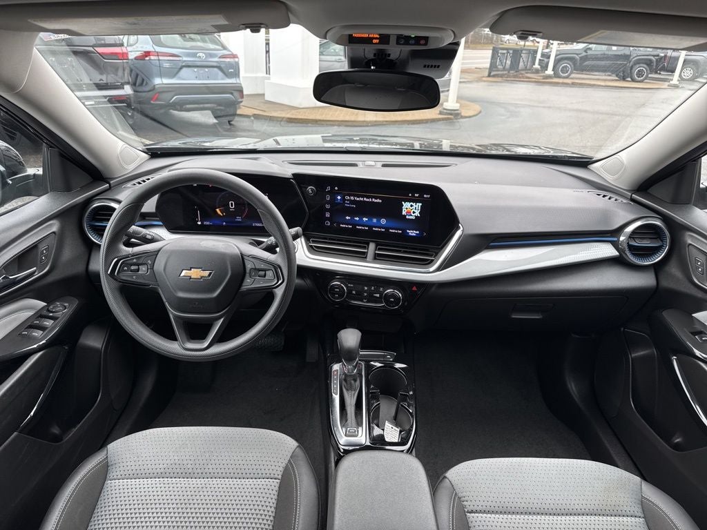 2025 Chevrolet Trax LT - Photo 19