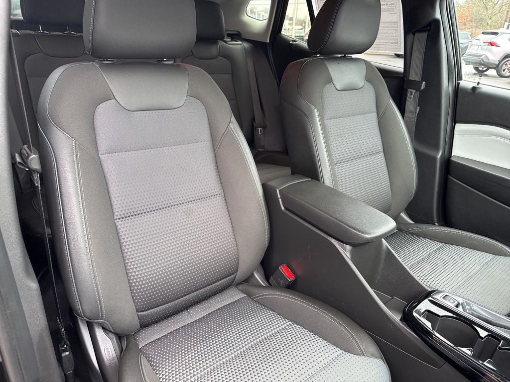 2025 Chevrolet Trax LT - Photo 24