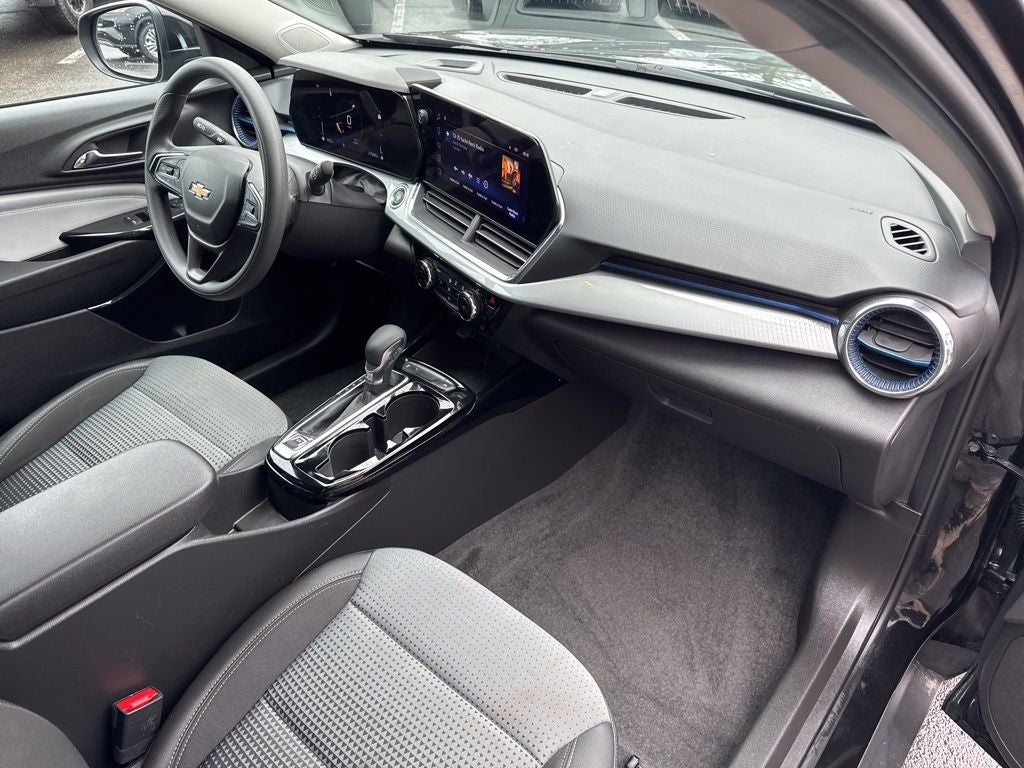 2025 Chevrolet Trax LT - Photo 25