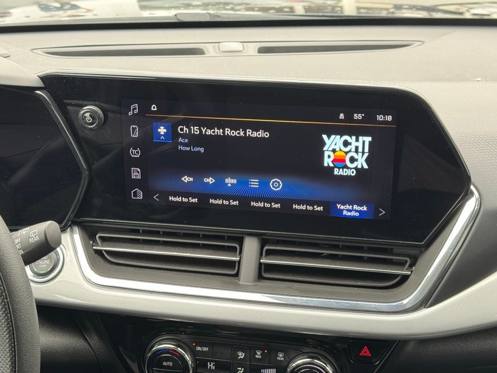 2025 Chevrolet Trax LT - Photo 38