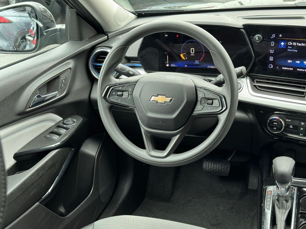 2025 Chevrolet Trax LT - Photo 41