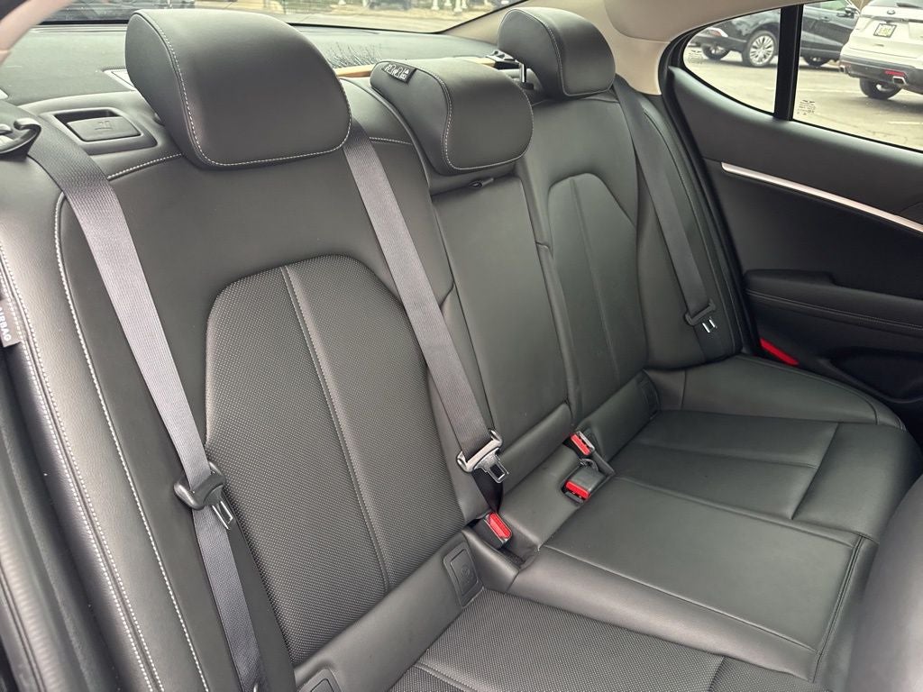 2025 Genesis G70 2.5T