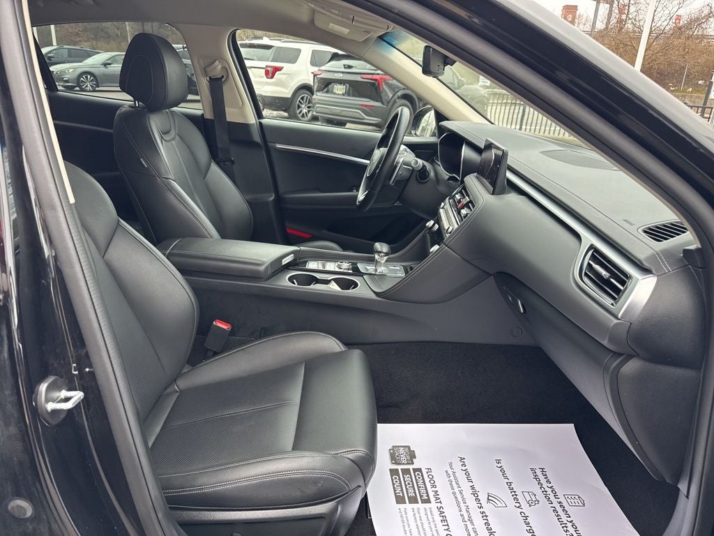 2025 Genesis G70 2.5T