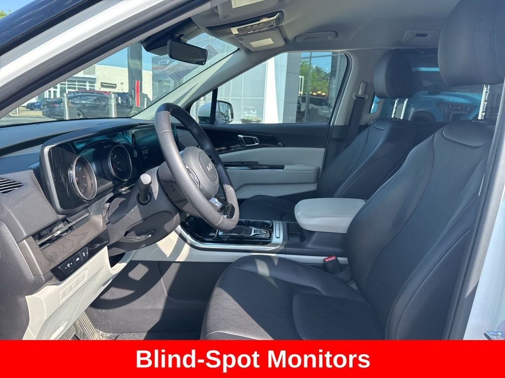2024 Kia Carnival EX