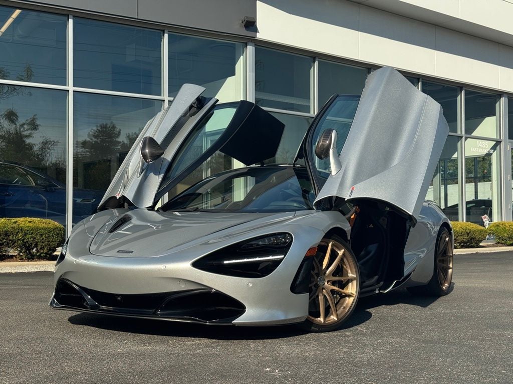 2022 McLaren 720S Performance