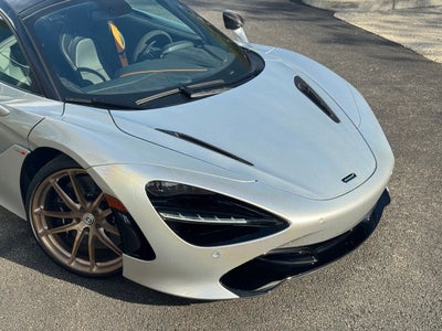 2022 McLaren 720S Performance