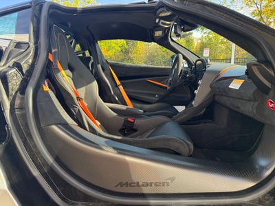 2022 McLaren 720S Performance