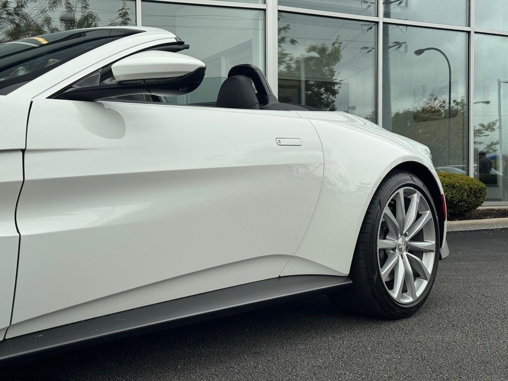 2023 Aston Martin Vantage Base
