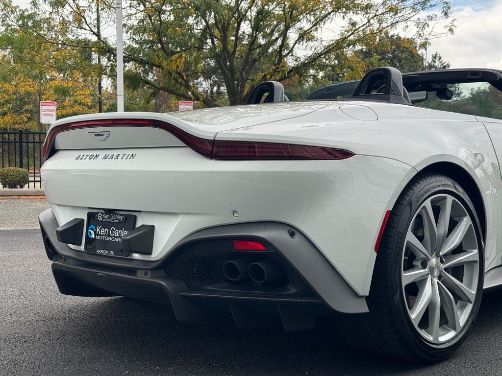 2023 Aston Martin Vantage Base