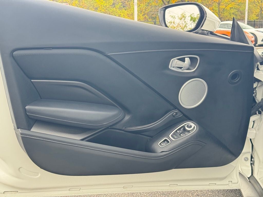 2023 Aston Martin Vantage Base