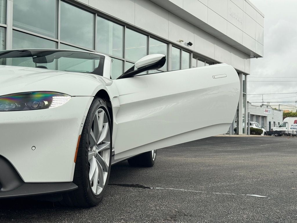 2023 Aston Martin Vantage Base