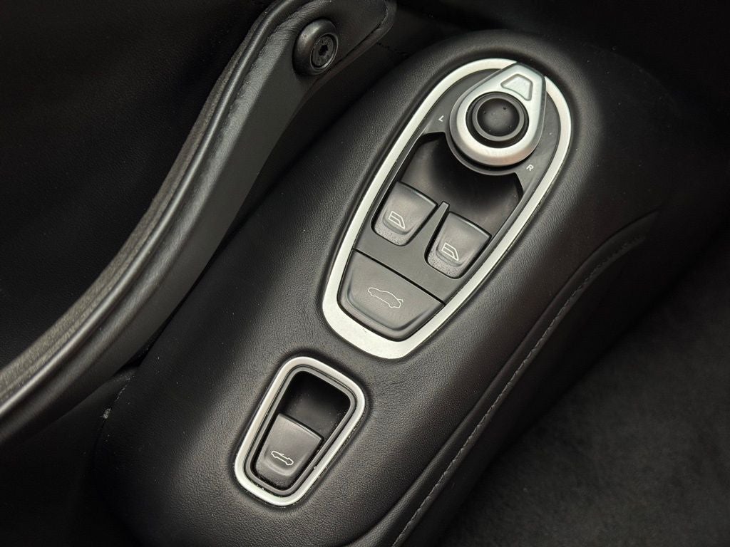 2023 Aston Martin Vantage Base