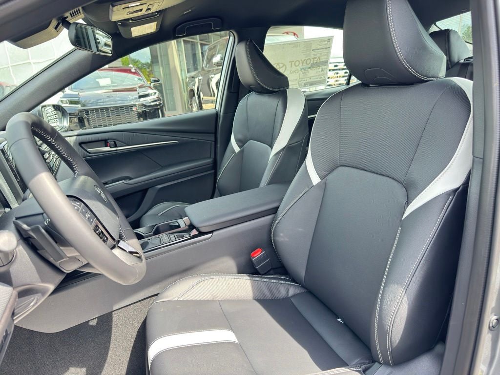 2026 Toyota Camry SE AWD