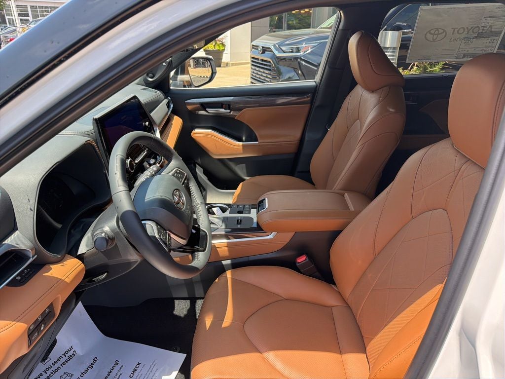 2026 Toyota Highlander Hybrid Platinum