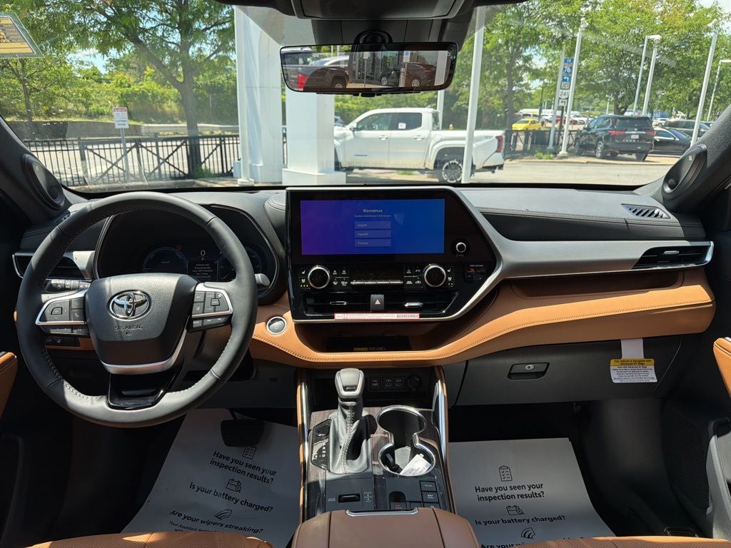 2026 Toyota Highlander Hybrid Platinum