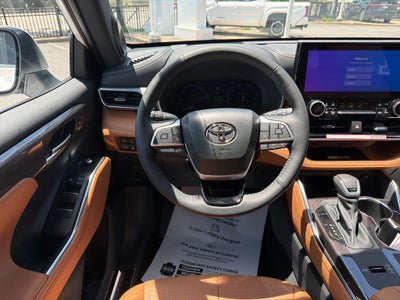 2026 Toyota Highlander Hybrid Platinum