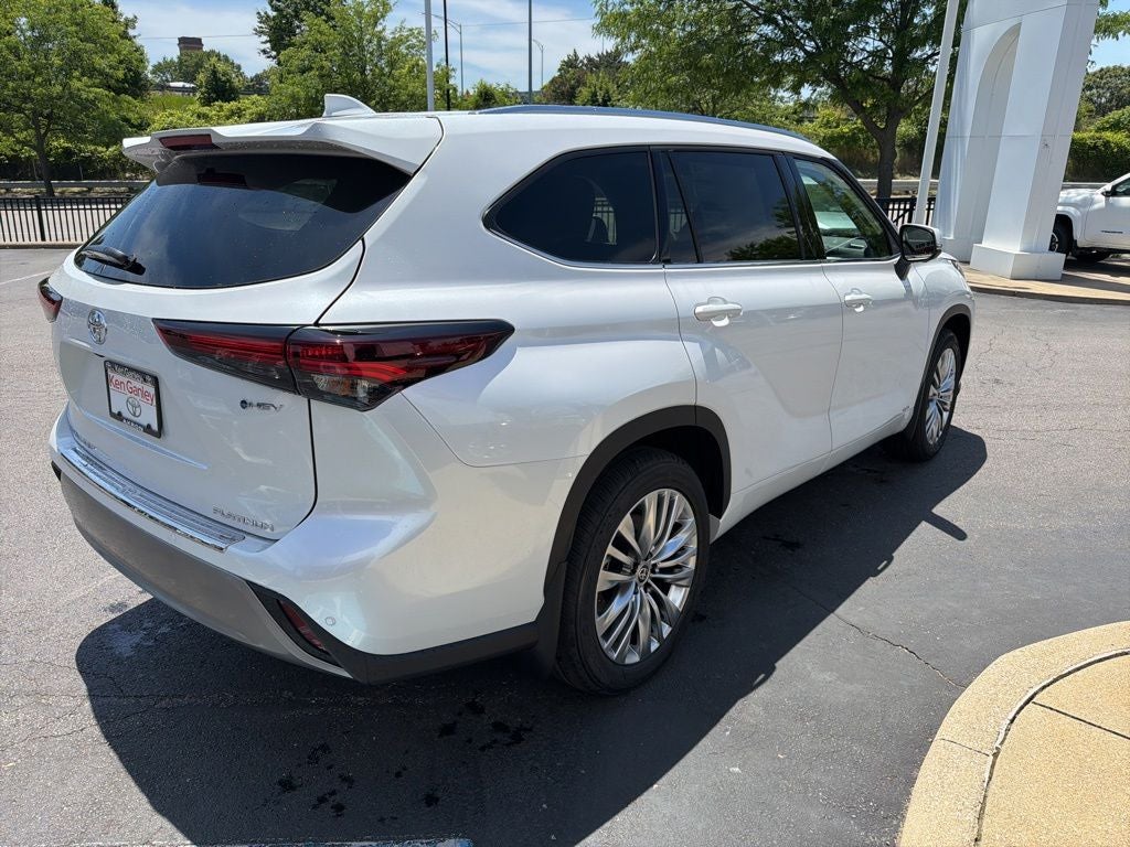 2026 Toyota Highlander Hybrid Platinum