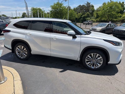 2026 Toyota Highlander Hybrid Platinum