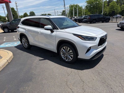 2026 Toyota Highlander Hybrid Platinum