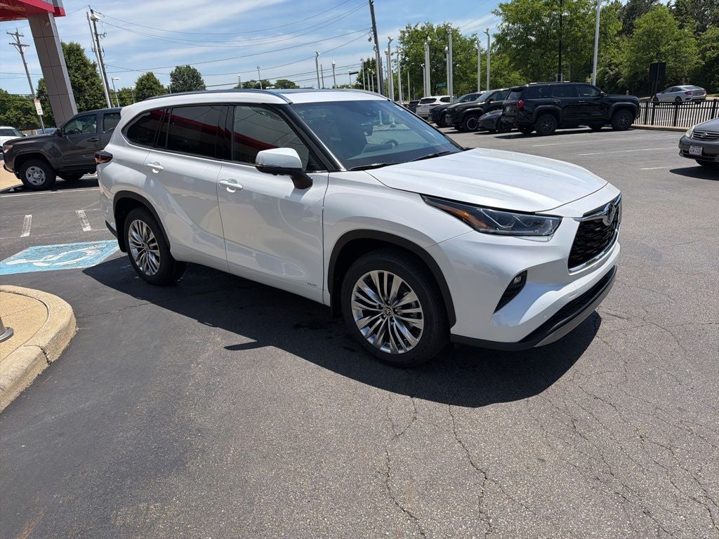2026 Toyota Highlander Hybrid Platinum