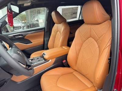 2026 Toyota Highlander Hybrid Platinum