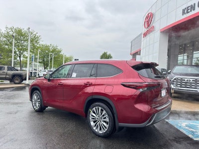 2026 Toyota Highlander Hybrid Platinum