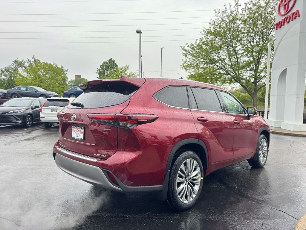 2026 Toyota Highlander Hybrid Platinum