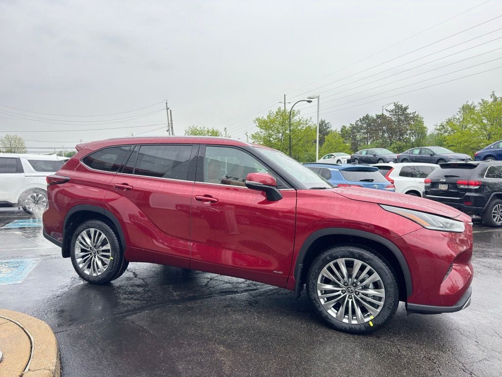 2026 Toyota Highlander Hybrid Platinum