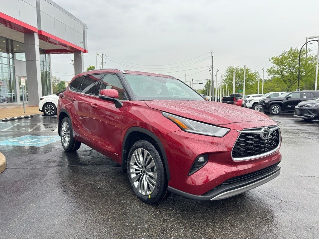 2026 Toyota Highlander Hybrid Platinum