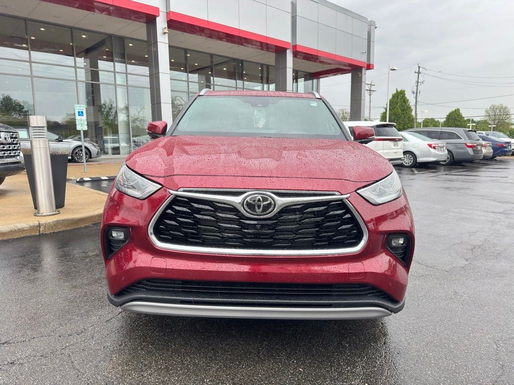 2026 Toyota Highlander Hybrid Platinum
