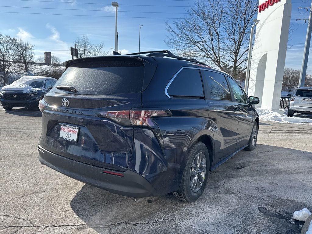 2026 Toyota Sienna LE