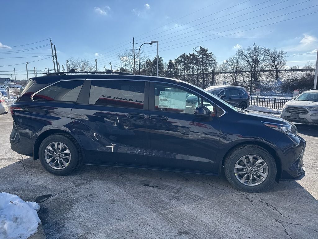 2026 Toyota Sienna LE