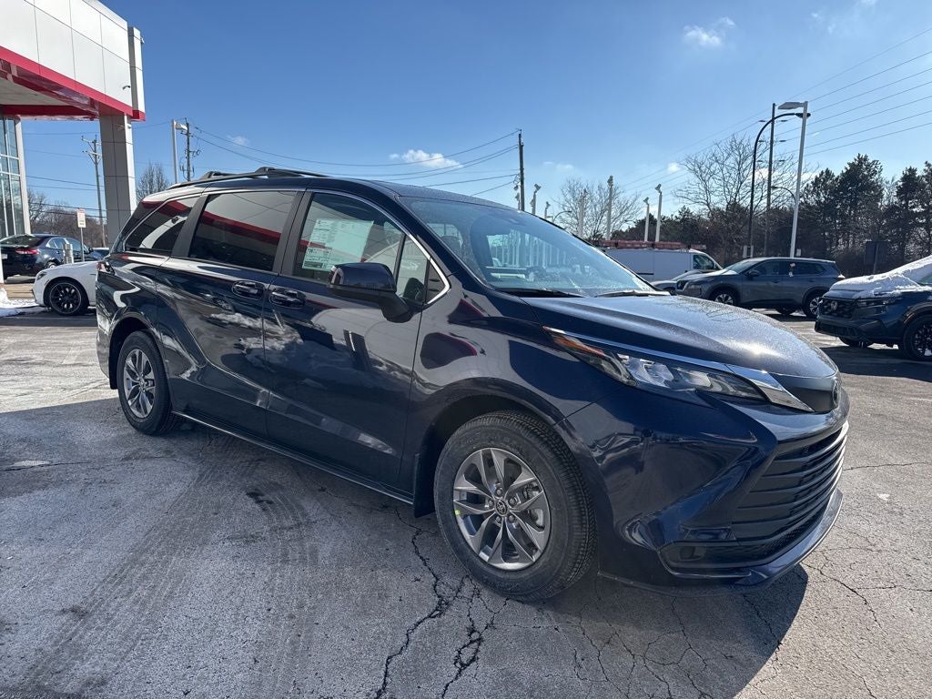 2026 Toyota Sienna LE